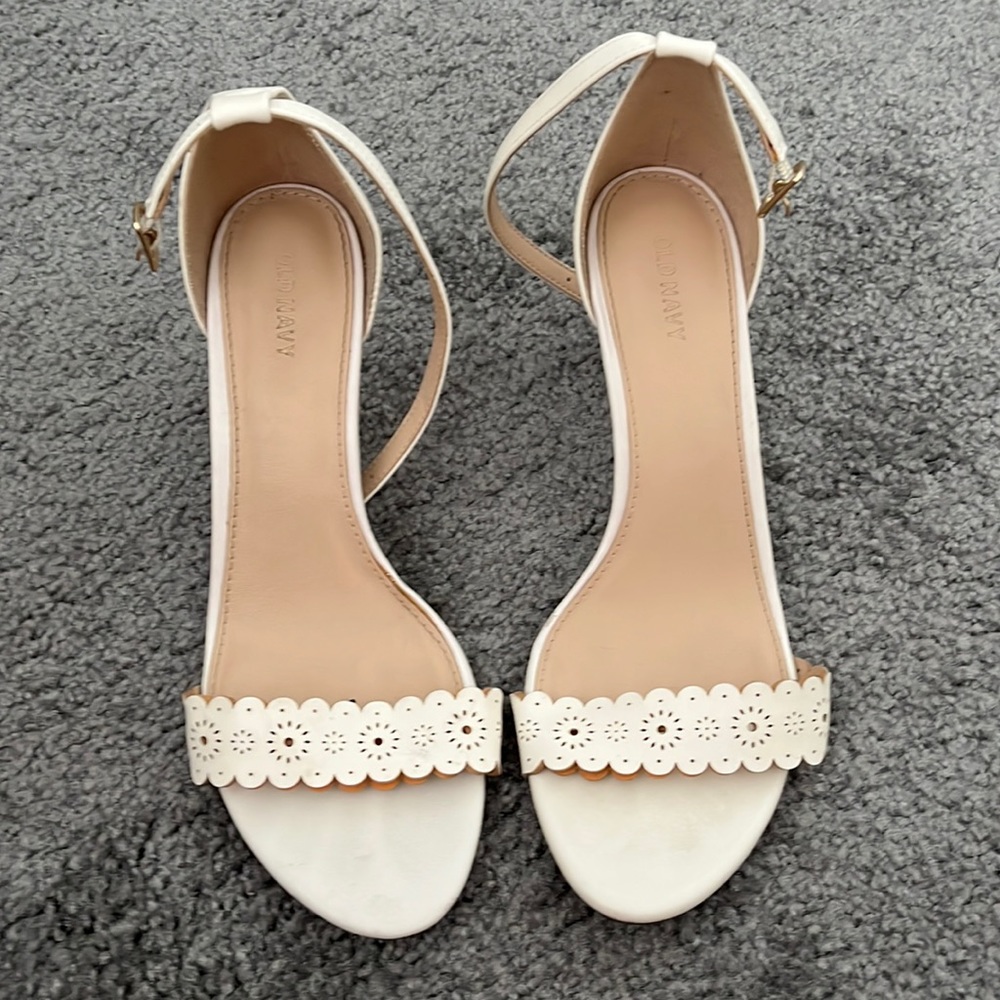 White heel